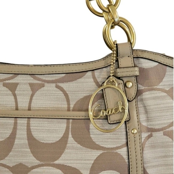COACH Alexandra Signature C Gorgeous Canvas Cream and Tan Shoulder handbag. - Picture 2 of 16